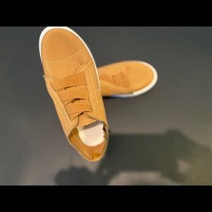 New without box, size 9 casual women’s shoe